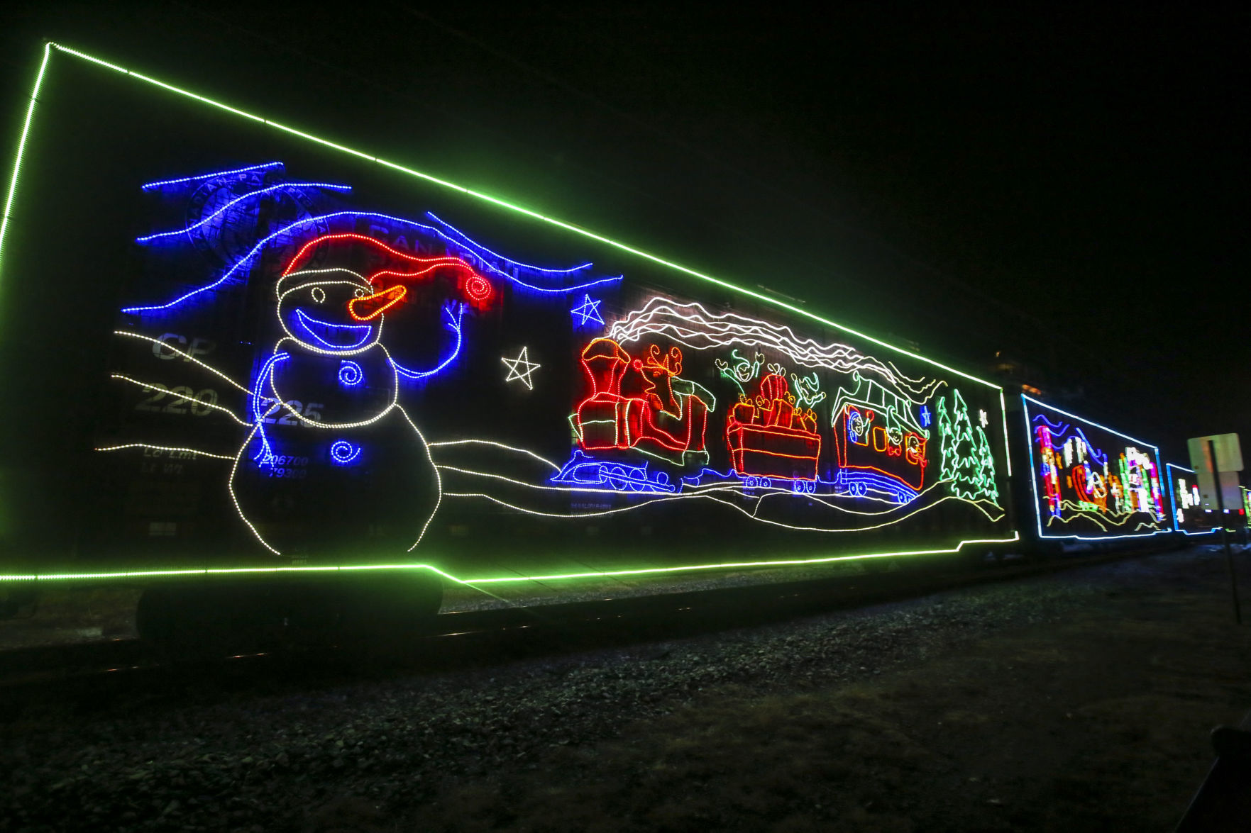 120218-holiday-train-003